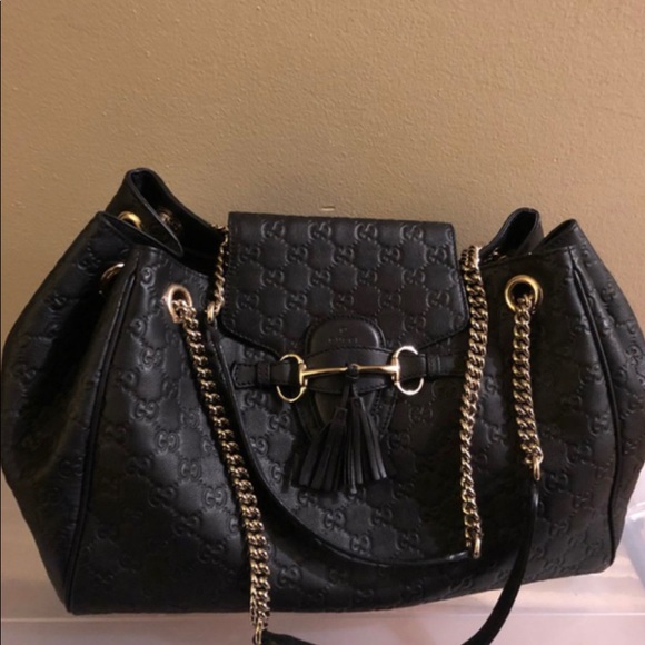 Gucci Handbags - Gucci Emily Large Chain Shoulder Bag Gucci Handbags - Gucci Emily Large Chain Shoulder Bag